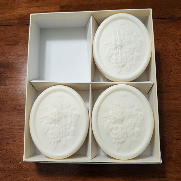 Lily of the Valley Soaps, Net Weight 3 x 5.25 oz, Made in France, - Picture 7 of 10